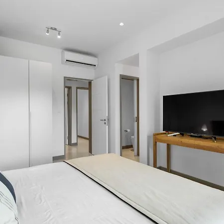 Vesper Beach - Luxury Beachfront Apartment Riviere Noire Exterior photo