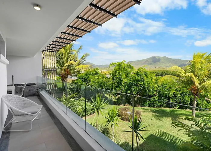 Vesper Beach - Luxury Beachfront Apartment