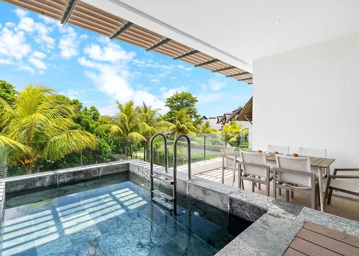 Vesper Beach - Luxury Beachfront Apartment