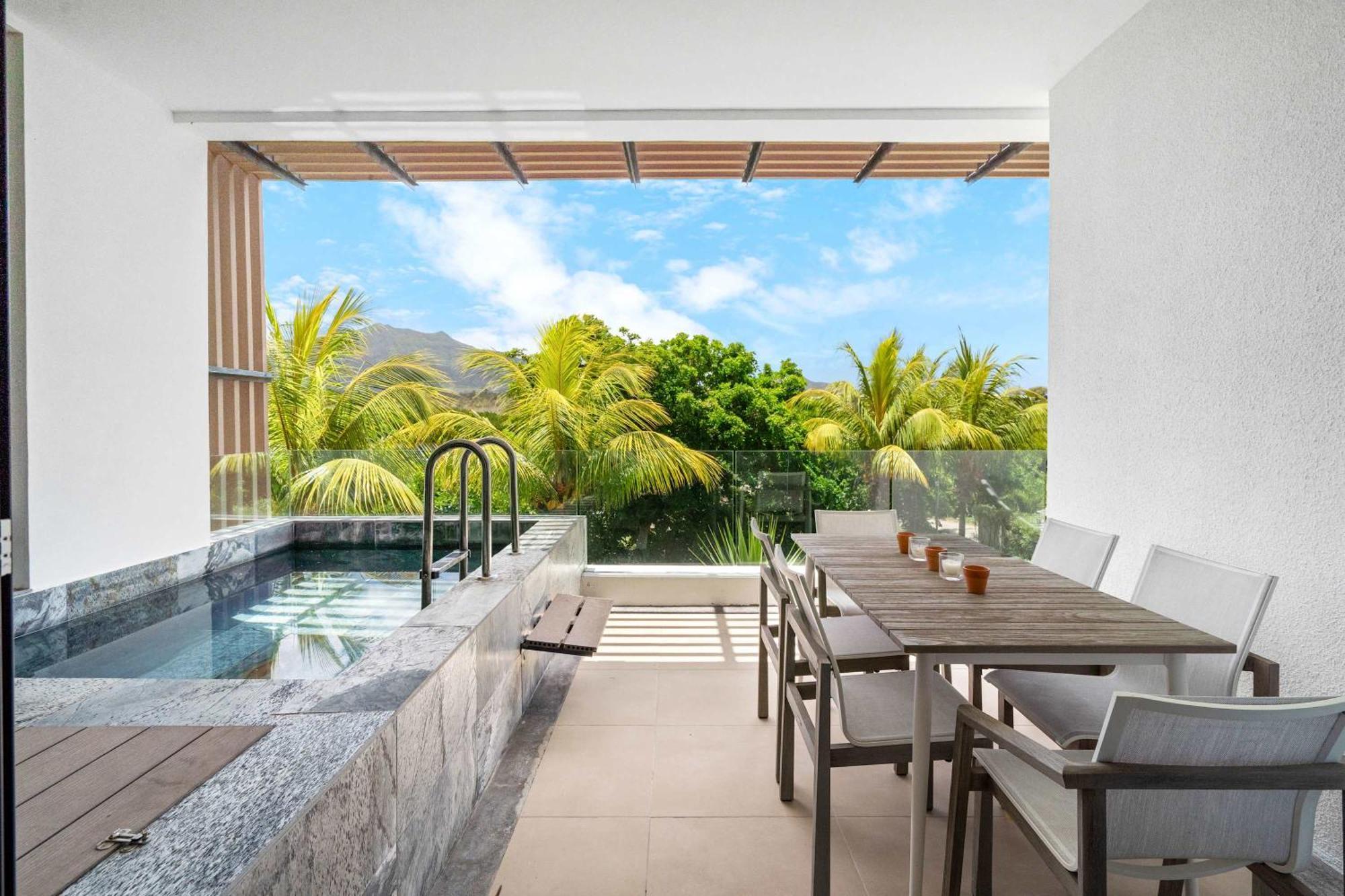 Vesper - Luxury Beachfront Apartment Riviere Noire