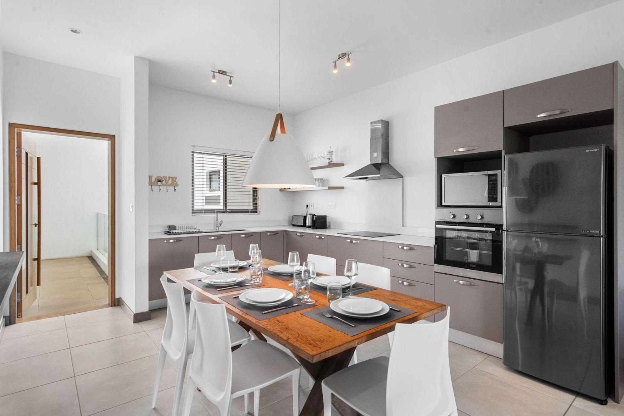 Vesper - Luxury Beachfront Apartment Riviere Noire