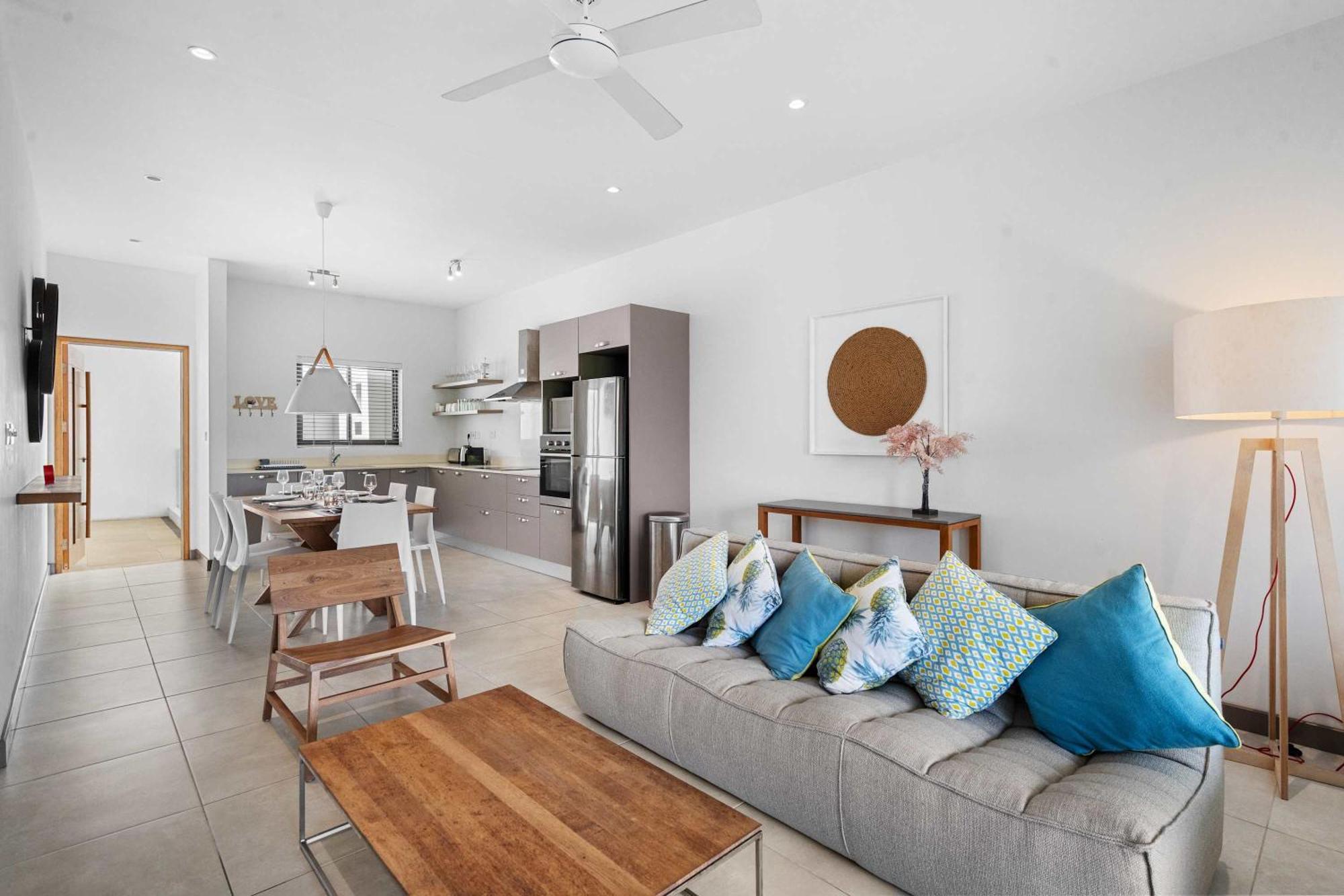 Vesper - Luxury Beachfront Apartment