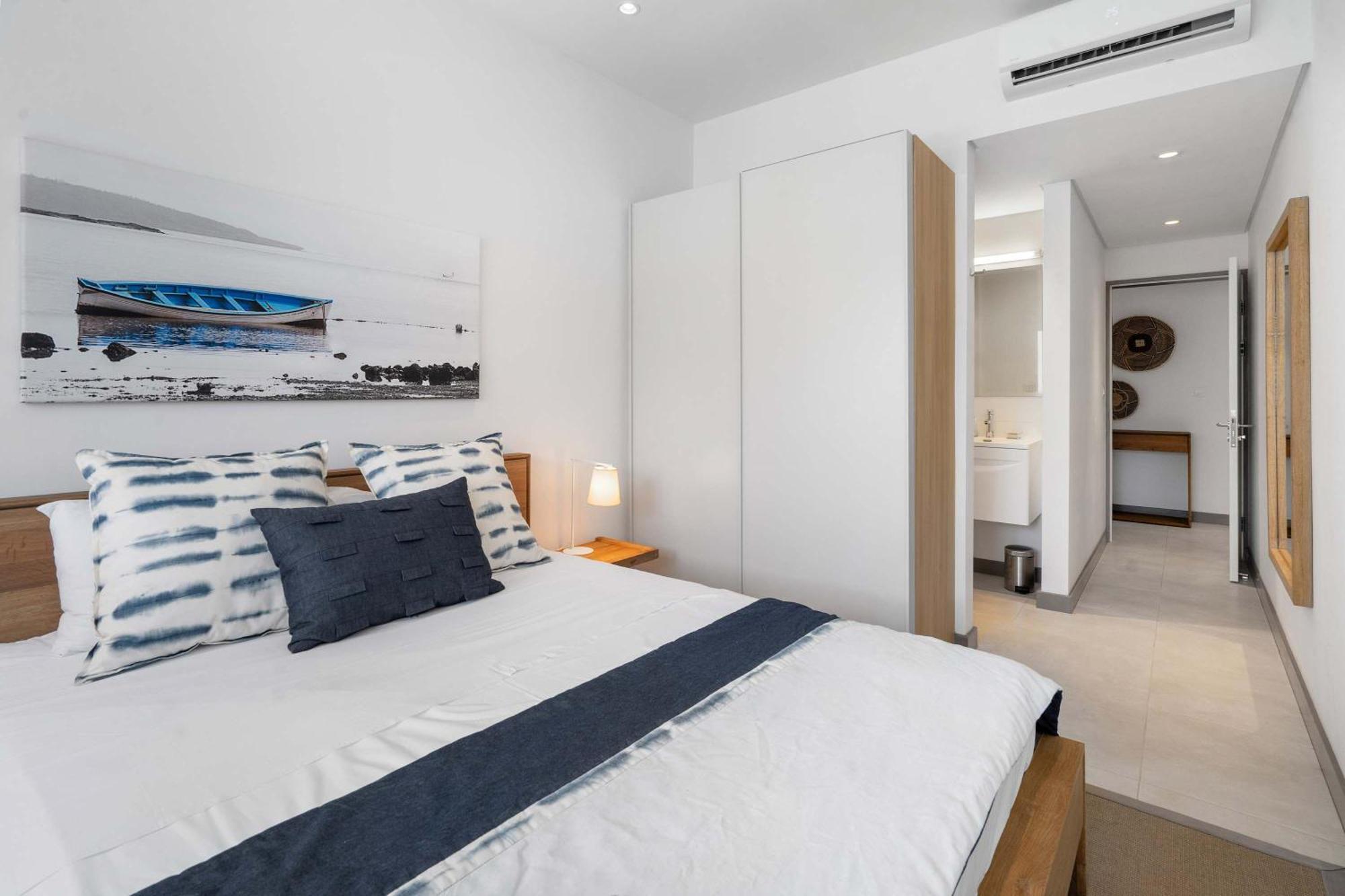 Vesper - Luxury Beachfront Apartment